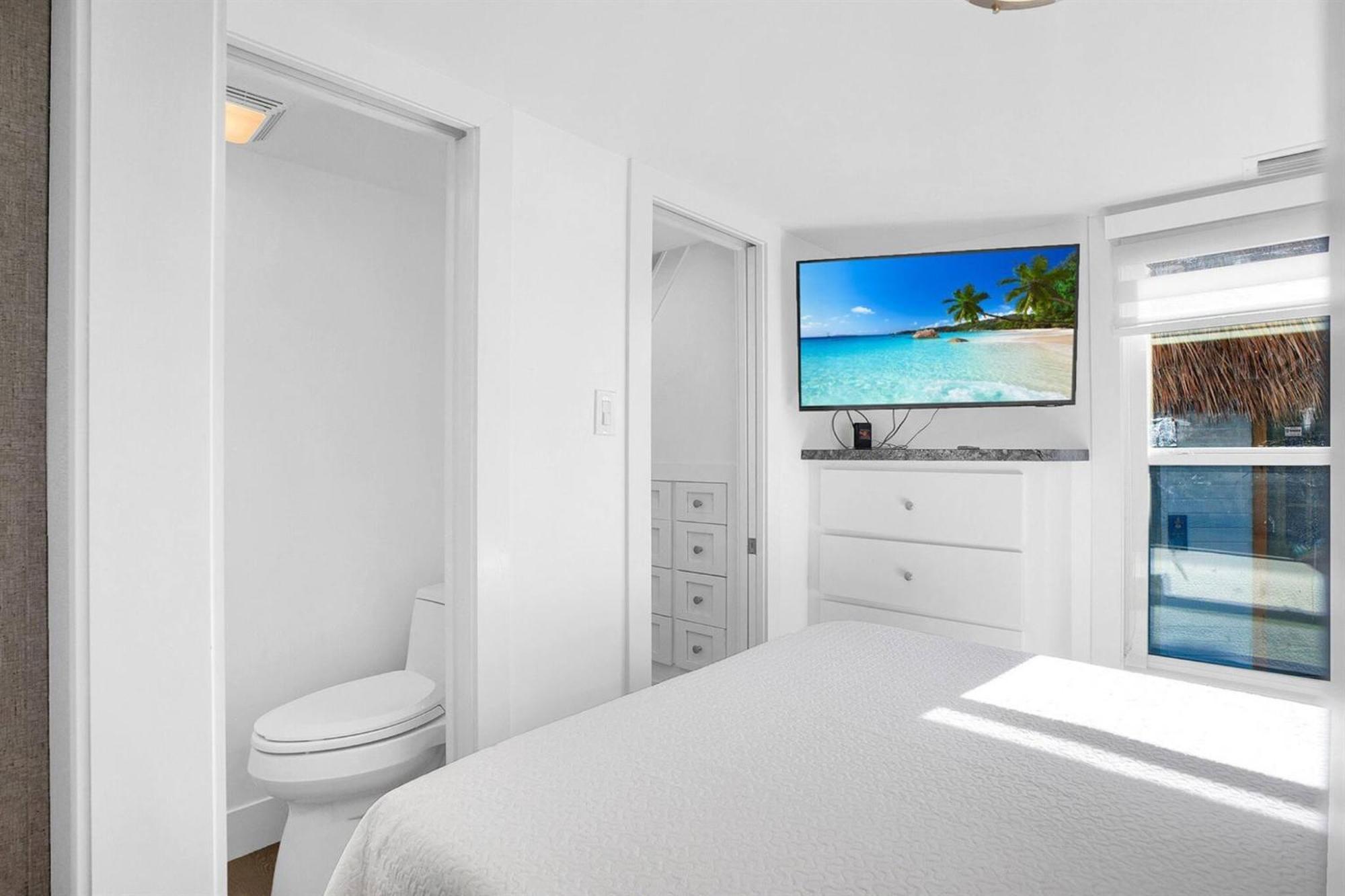 Tiny Home On Waterfront, Bay Views, Deck, Pool Jewfish Rom bilde