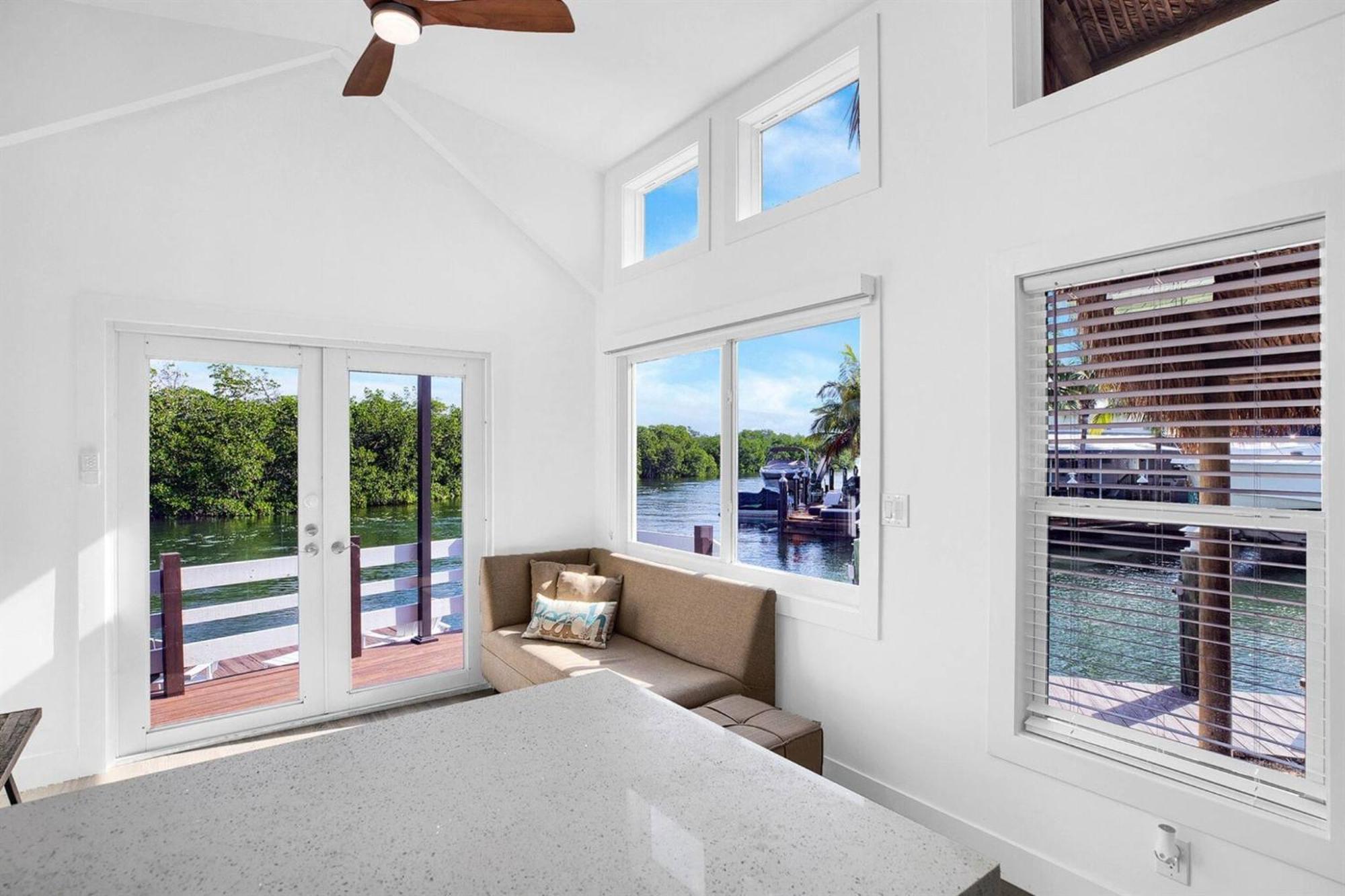 Tiny Home On Waterfront, Bay Views, Deck, Pool Jewfish Rom bilde