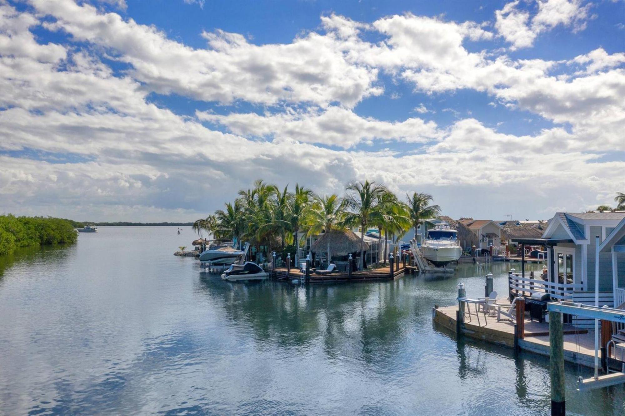Tiny Home On Waterfront, Bay Views, Deck, Pool Jewfish Rom bilde