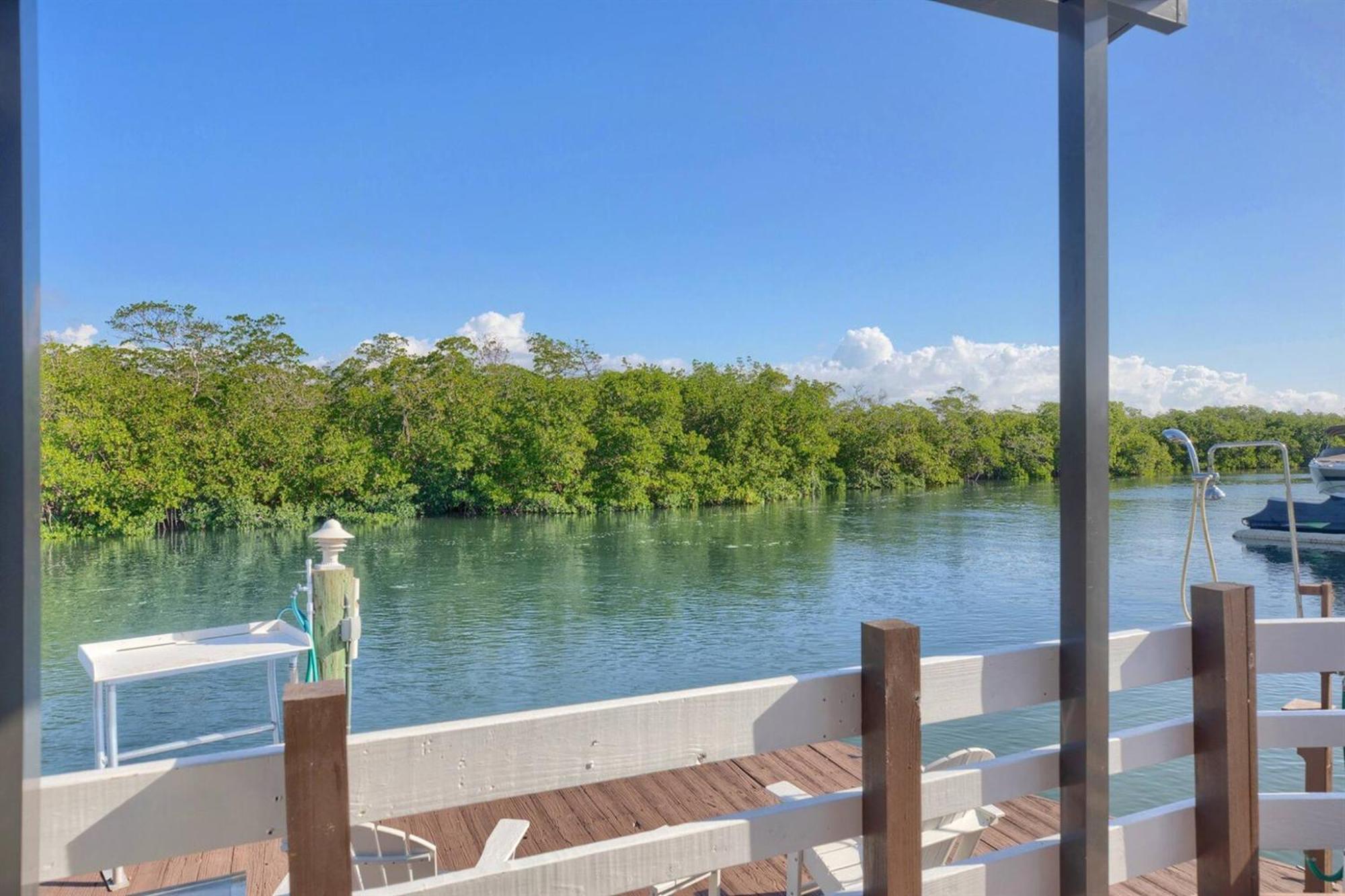 Tiny Home On Waterfront, Bay Views, Deck, Pool Jewfish Rom bilde
