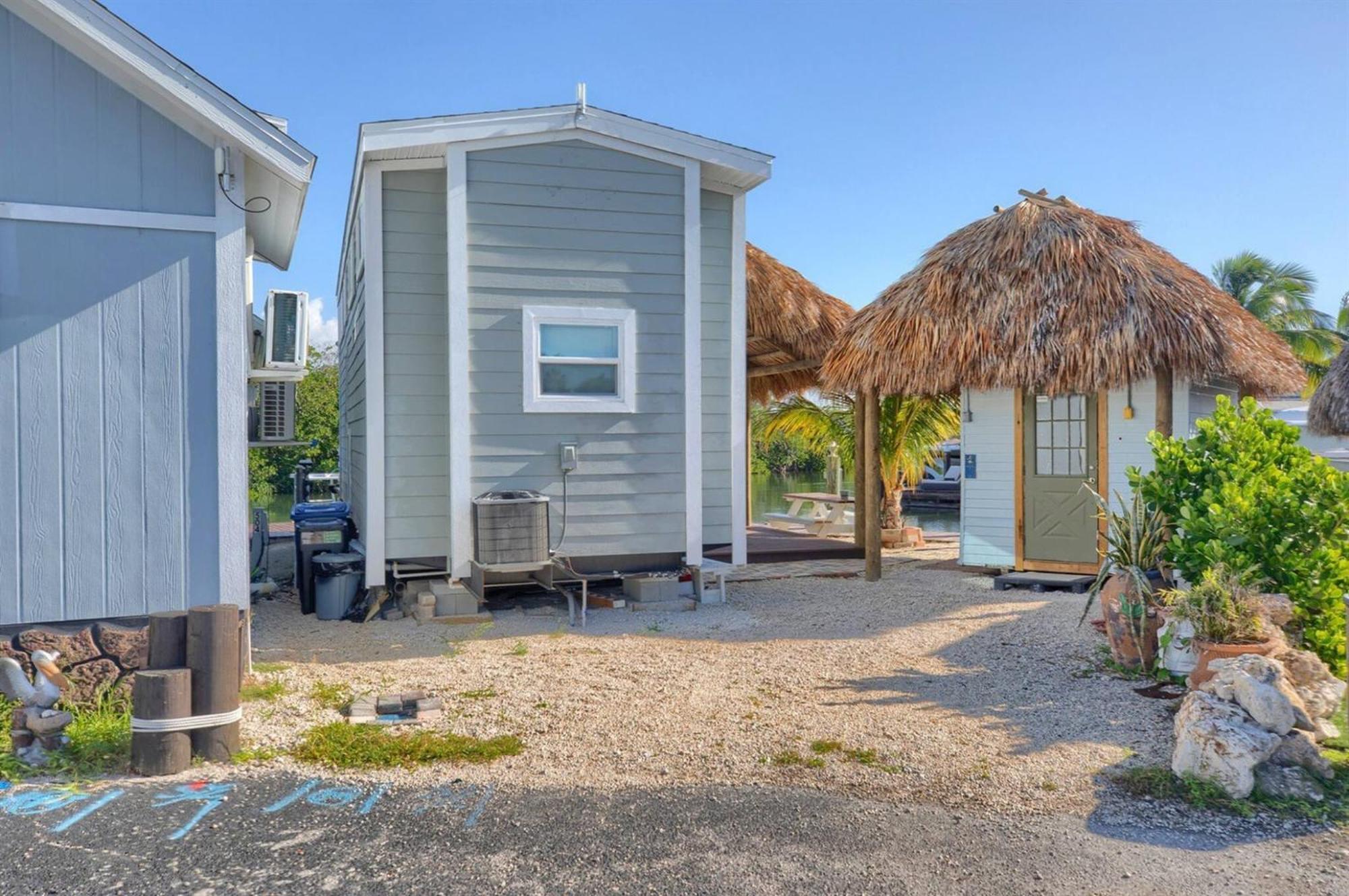 Tiny Home On Waterfront, Bay Views, Deck, Pool Jewfish Rom bilde